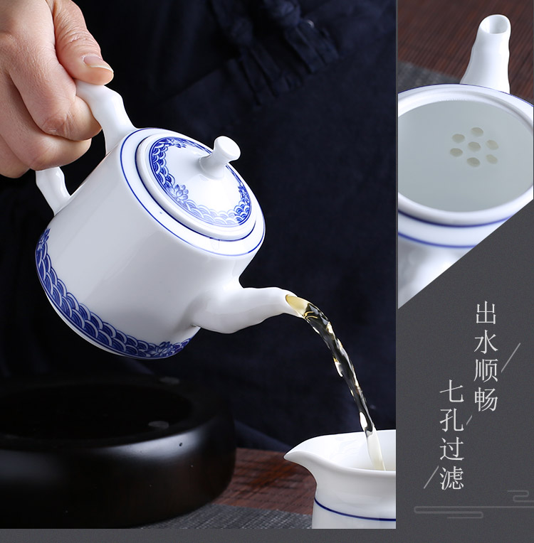 Jingdezhen up the fire which kung fu tea set a complete set of hand - made of ceramic tureen of blue and white porcelain teapot home outfit