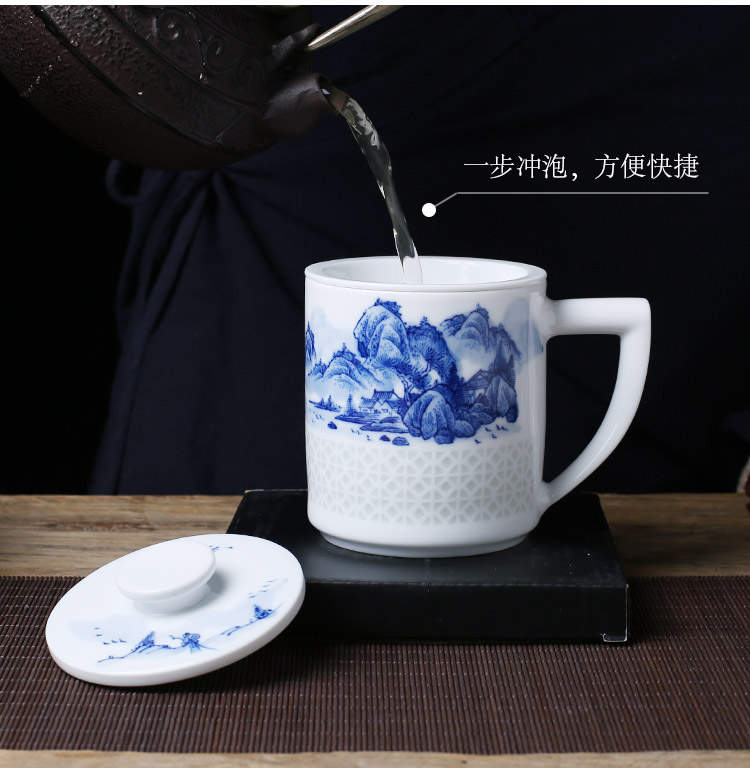 Jingdezhen up the fire which hand made exquisite mark cup filter office of blue and white porcelain cup with a lid of household ceramics