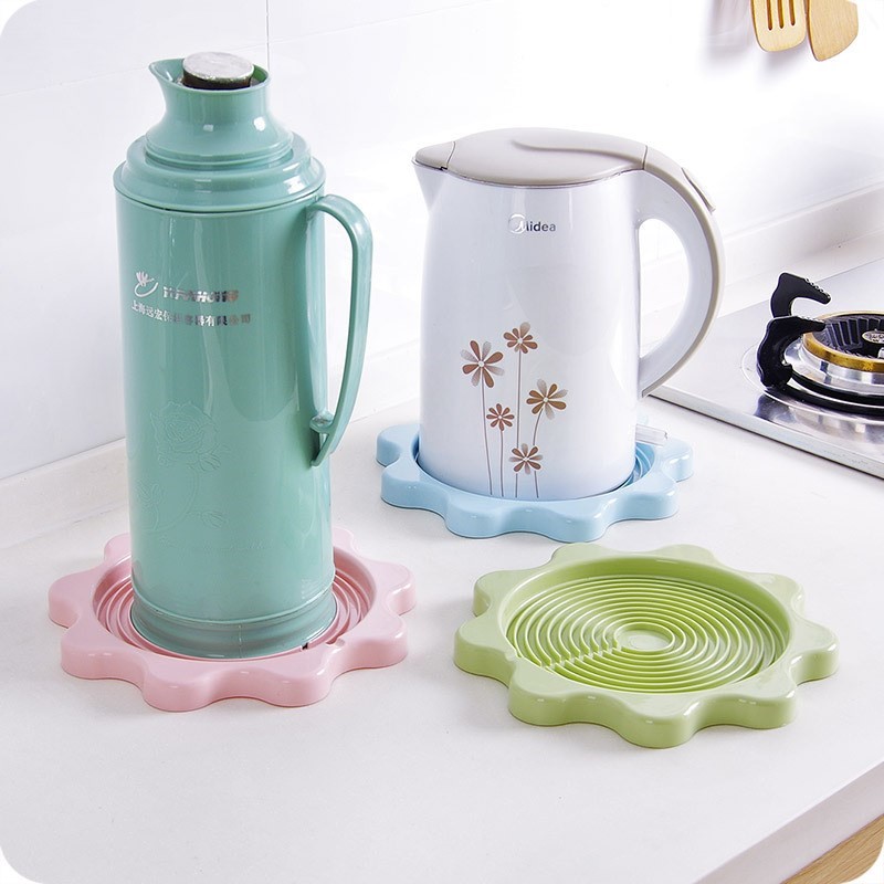 Tray for water bottles Cup drain pad Kettle warmer Anti-hot and leak-proof tray Round lace bottom seat