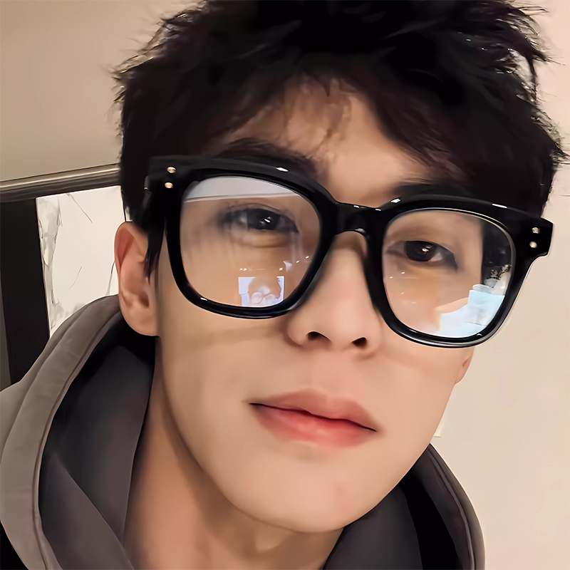 Black-Framed Glasses for Men, Korean Style, Professional Prescription for Nearsightedness, Suitable for Large Faces, Anti-Blue Light Radiation, Ultra-Light Large Frame, Women's Makeup-Free Essential Black-Framed Glasses for Men, Korean Style, Professional Prescription for Nearsightedness, Suitable for Large Faces, Anti-Blue Light Radiation, Ultra-Light Large Frame, Women's Makeup-Free Essential