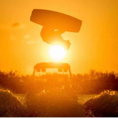 Импортированная личинка хвостовой волновой скейтборд яхт моторная моторная моторная моторная моторная моторная волна