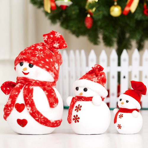 Рождественская декоративная снеговик Elk Рождественская елка под маленьким орнаментом на рабочем столе окна атмосфера сцены сцены реквизита камеры