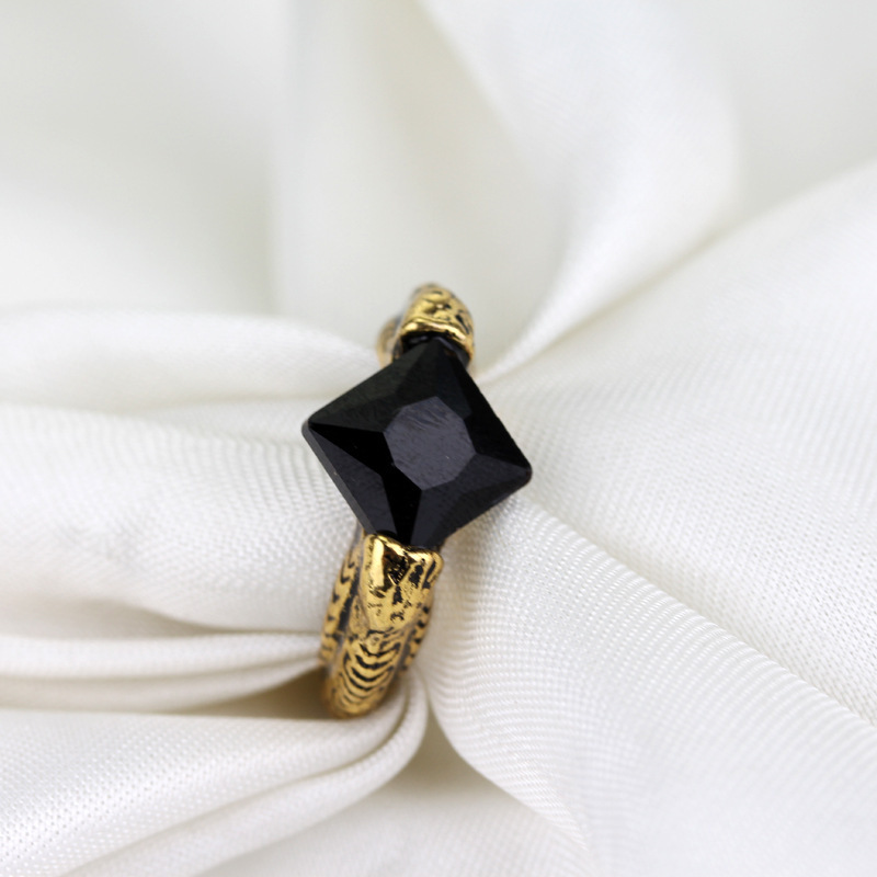 Harry Potter Ring Resurrection Stone Horcrux Movie Merchandise Voldemort Deathly Hallows Diamond Ring Creative Gift Harry Potter Ring Resurrection Stone Horcrux Movie Merchandise Voldemort Deathly Hallows Diamond Ring Creative Gift