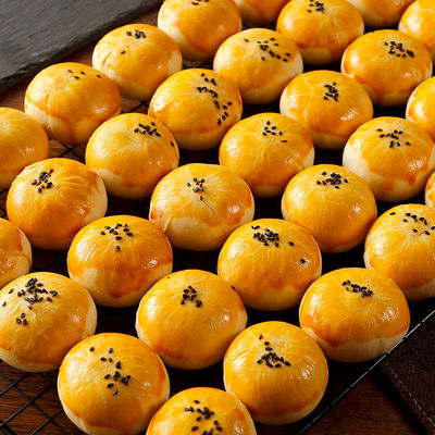 流心蛋黄酥网红零食海咸鸭蛋传统手工糕点