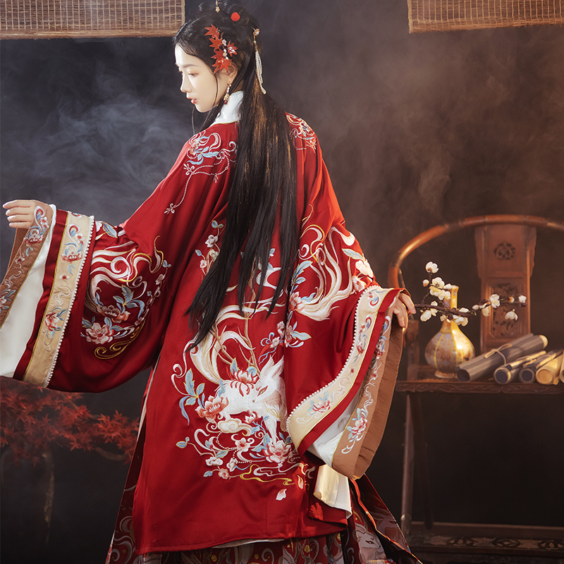 Yaochun original Chinese clothing women's yellow Chinese style Ming horse skirt couple male flower wedding clothing heavy industry embroidery autumn and winter