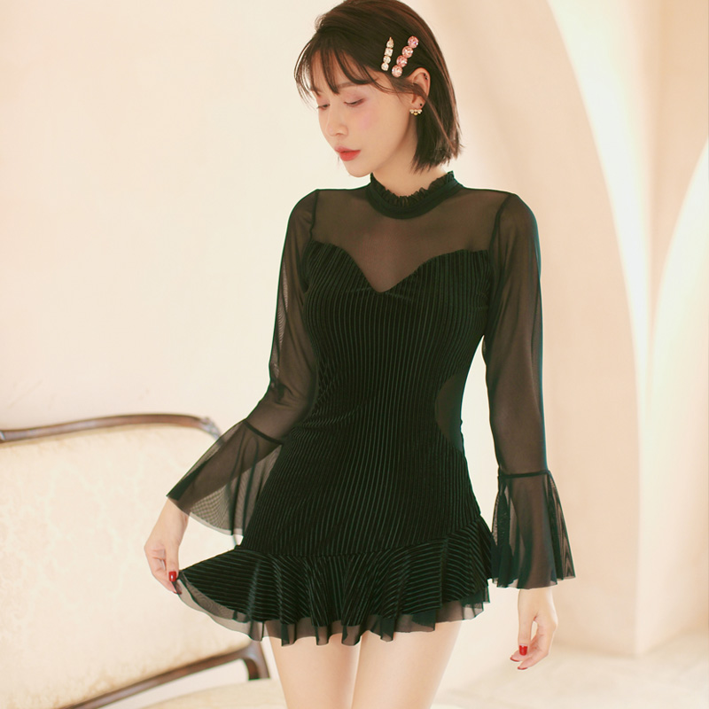 2021 new summer long sleeves swarm retro net red even body swimsuit woman covered with slim conservative spa fairy Van Black