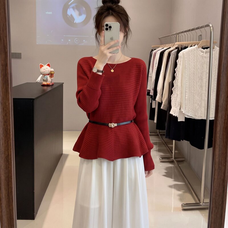 Retro Burgundy One-Shoulder Vertical Stripesd Knitted Top for Plus-Size Girls in Spring & Fall with Waist-Cinching Fishtail Hem and Long-Sleeved Shirt Retro Burgundy One-Shoulder Vertical Stripesd Knitted Top for Plus-Size Girls in Spring & Fall with Waist-Cinching Fishtail Hem and Long-Sleeved Shirt