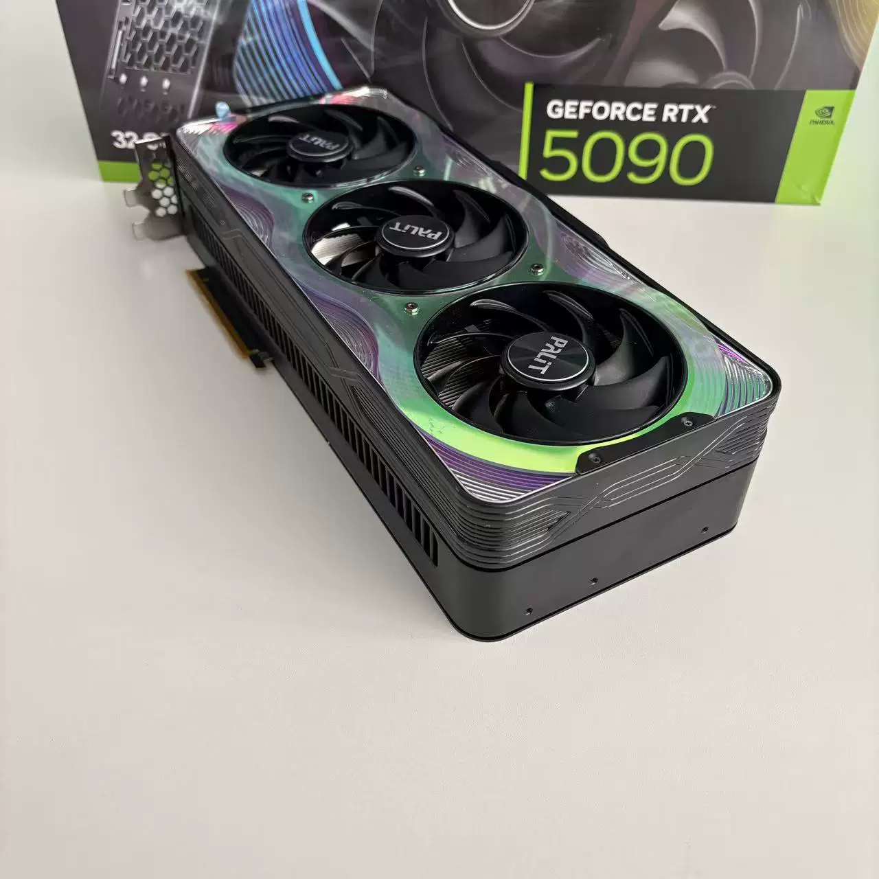 Видеокарта Tongde RTX5090 Phantom, 32 ГБ, неисправная для запчастей (с коробкой или без)