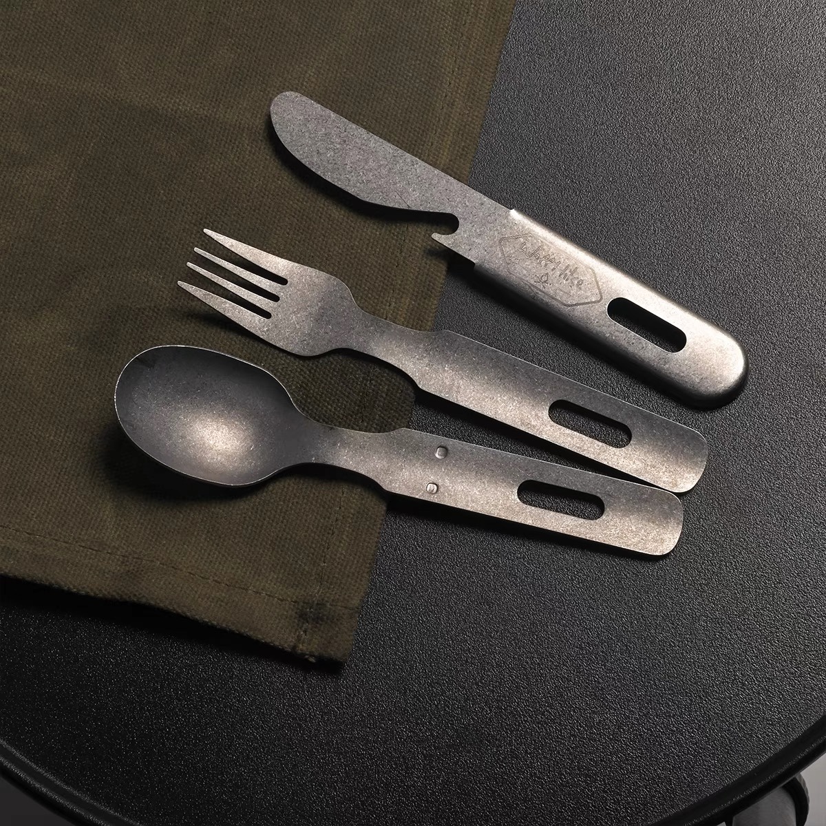 不锈钢加厚西餐套装:小餐具里的精致美学与功能革新