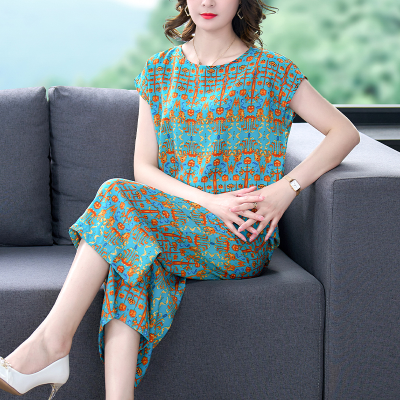 Cotton Silk Suit, Middle-Aged and Elderly Women's Summer Thin Pajamas, Mother's Clothing, Home Clothes That Can Be Worn Outside, Large Size Short-Sleeved Two-Piece Set