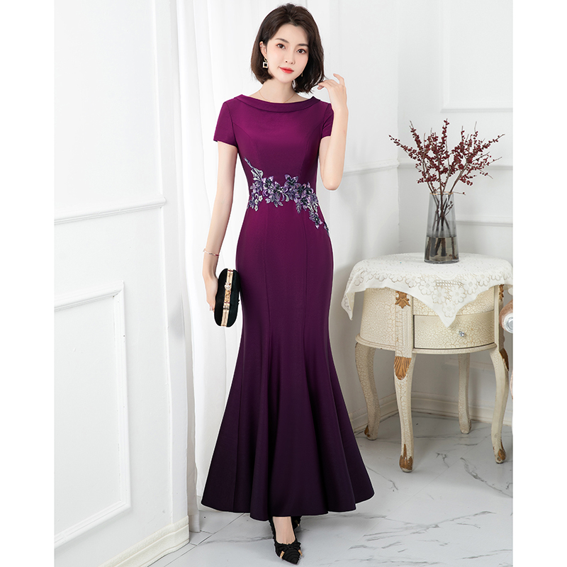 High-End Evening Dress 2026 New Style for Mother-In-Law, Middle-Aged Mother Attending Wedding, Noble Wedding Banquet Fishtail Dress for Autumn