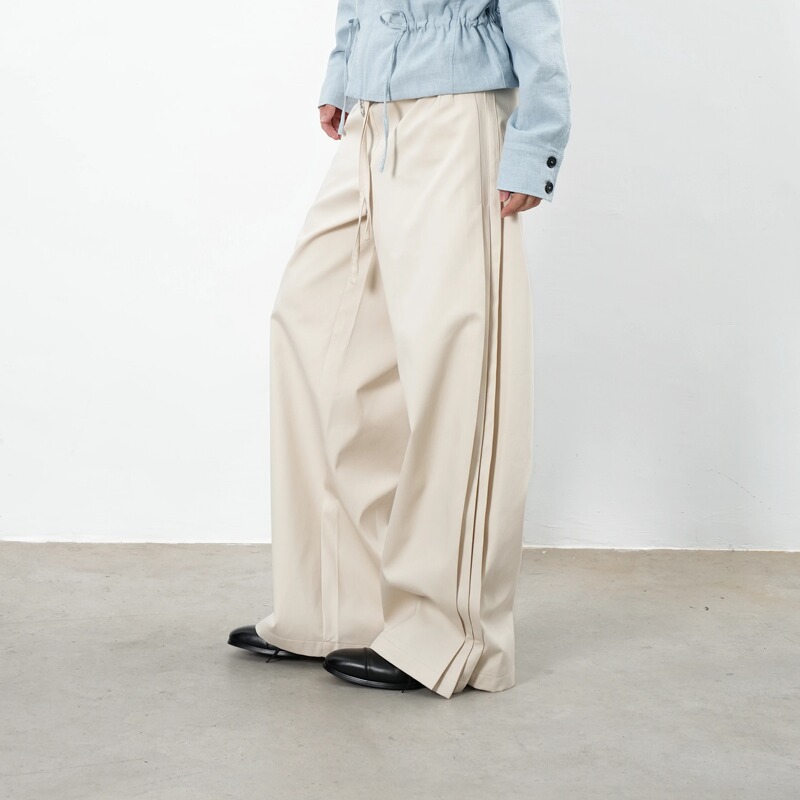 Pleated Loose Campus Pants*4Junks* Front Pleated Three-Track Lace Trim, Stacked Cuffs, Loose Drawstring Casual Pants Pleated Loose Campus Pants*4Junks* Front Pleated Three-Track Lace Trim, Stacked Cuffs, Loose Drawstring Casual Pants