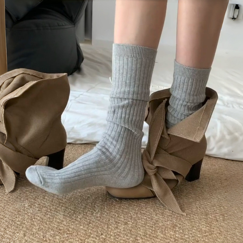 The Value of Gray Calf-High Socks! Paired with Short Boots, They'Re Simply Unbeatable! Women's Long Socks The Value of Gray Calf-High Socks! Paired with Short Boots, They'Re Simply Unbeatable! Women's Long Socks