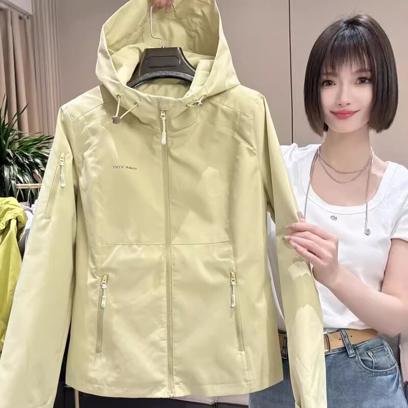 European Style Autumn Clothing 2026 New Large Size Softshell Hooded Windbreaker for Women, Waist-Cinching Slimming Outdoor Windproof Jacket