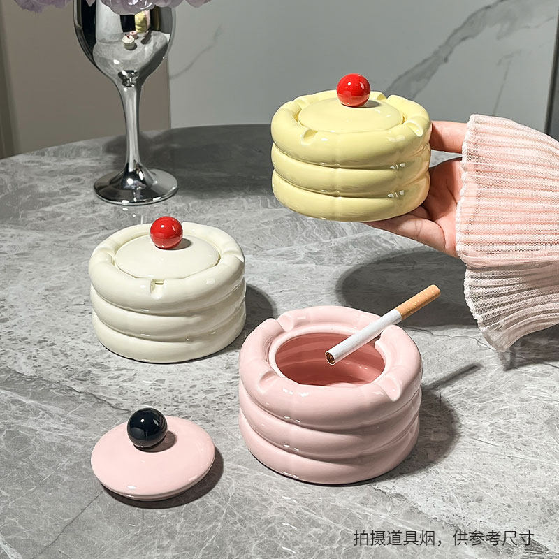 Cute ceramic ashtrays Home Office Living room Anti-flying ash Wind creativity with lid Smoke cylinder Tea Table Tabletop Pendulum-Taobao