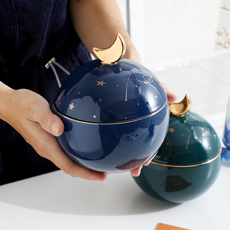 European-style household snack room dry candy jar modern ceramic creative cover desktop storage tank