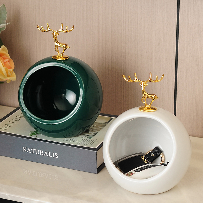 Creative and practical desktop items contain boxes of living room tea table debris containing tanks into the door key box