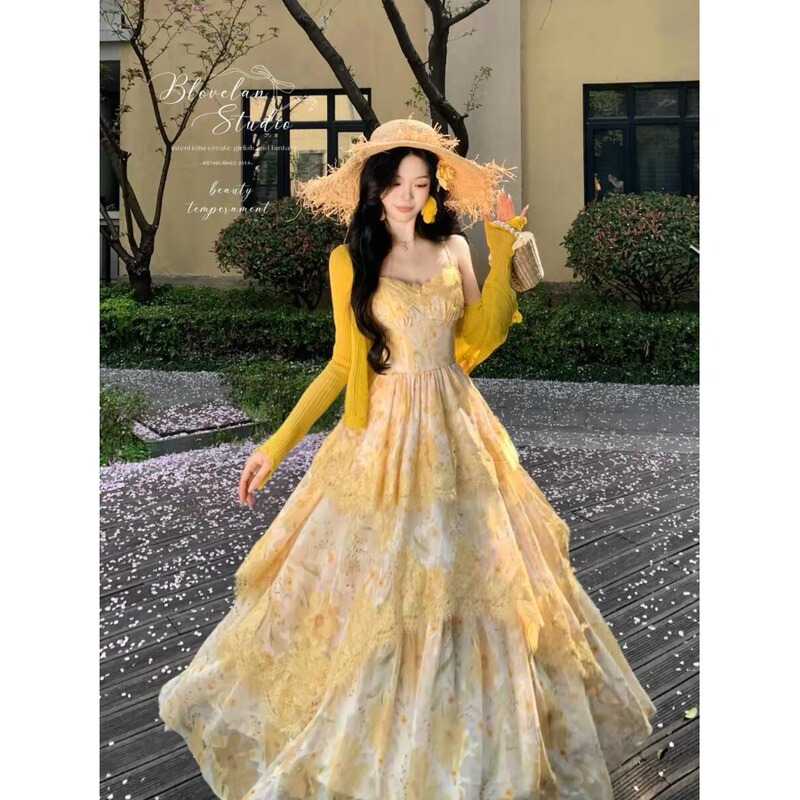 Pastoral Style Oil Painting Floral Print Spaghetti Strap Dress for Women, Autumn Plus-Size Elegant Sun-Protective Cardigan, Vacation Stunning Long Dress Pastoral Style Oil Painting Floral Print Spaghetti Strap Dress for Women, Autumn Plus-Size Elegant Sun-Protective Cardigan, Vacation Stunning Long Dress
