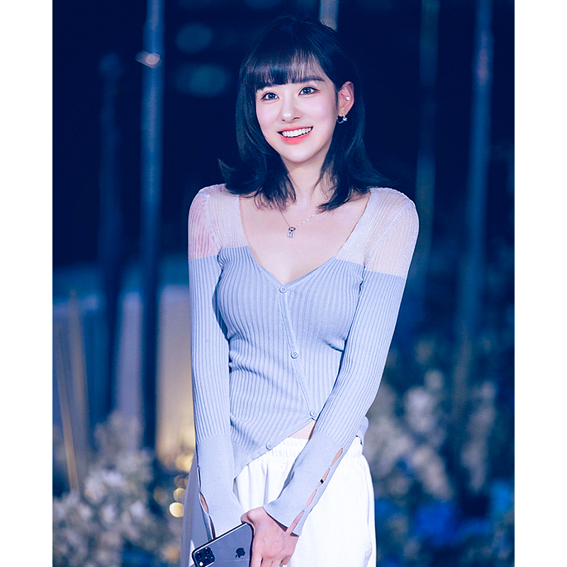 In spring and autumn 2021 new Ice Filament V - collar knitted shirt thin sleeves to shape the bottom of the Korean Edition