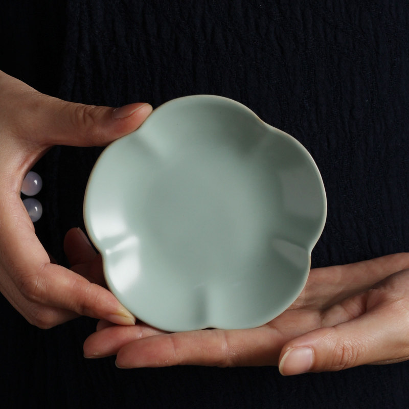 Lixia Ru kiln sky blue cherry blossom coaster household tea brewing coaster tea set accessories tea ceremony Ru porcelain Japanese tea ceremony