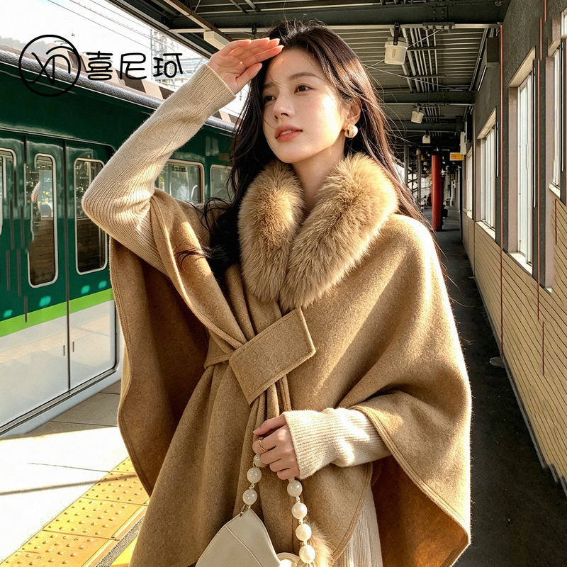Elegant Fur-Trimmed Cape Shawl for Women, Autumn and Winter Warm Outerwear with a Sophisticated and Classy Style