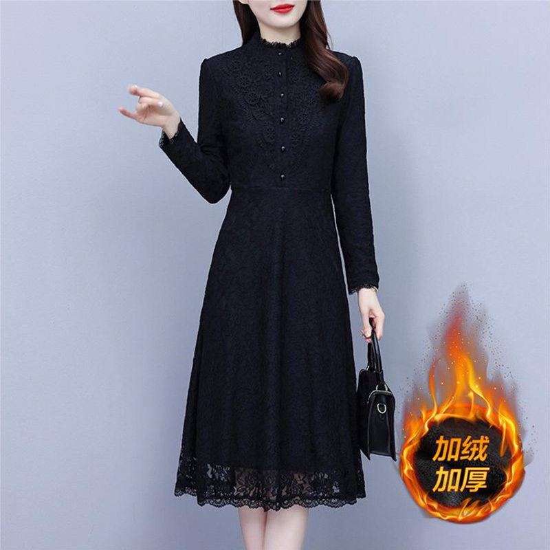 Black Lace Base Dress 2026 New Style Women's Autumn and Winter High-End Feel with Fleece Lining and Thickened, Suitable for Pairing with a Coat