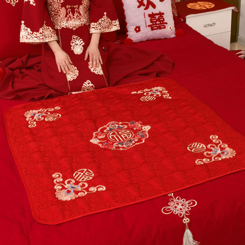 2025结婚新娘坐福被太绝了!百福刺绣喜被子,婚房布置必入神器!-创意坐垫-淘宝百科网