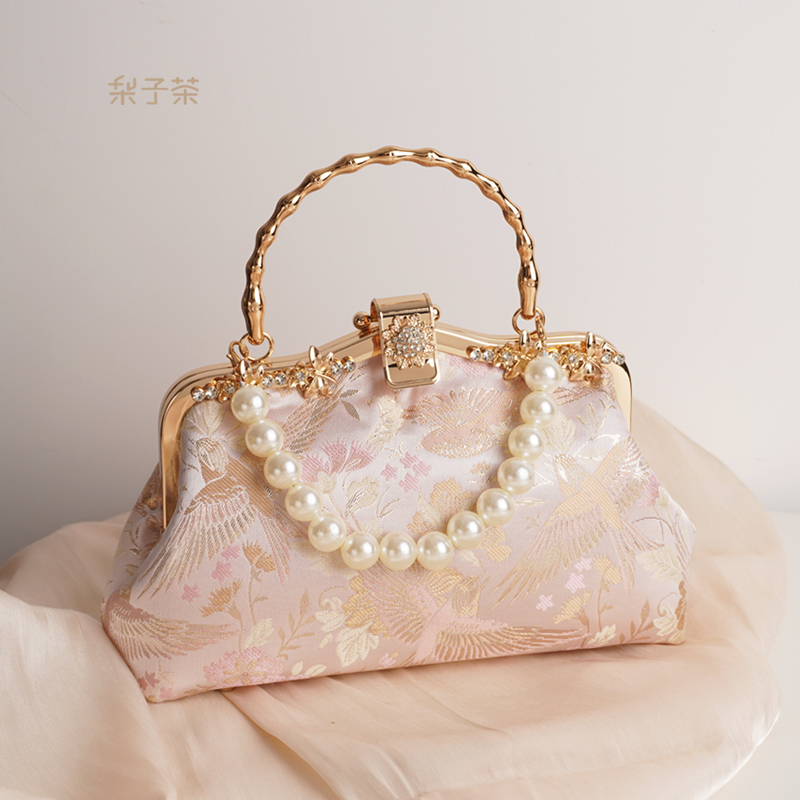 New Chinese-Style Handbag for Women, Suitable for Wearing with a Cheongsam, Hanfu Small Bag, 2026 New Crossbody Wedding Bag