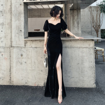 Black evening dress Womens air field Queens annual conference banquet lined with a shoulder velvet sexy and noble temperament with a dress length