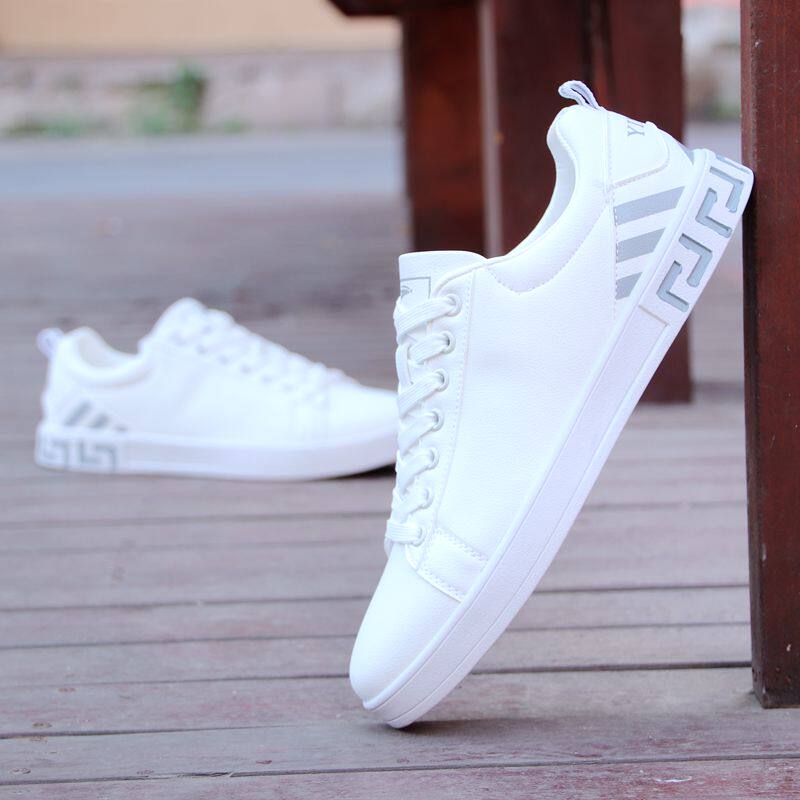 Serious leather white shoes in men with high Han edition of casual men and white shoes 2023 new sports soft substrate shoes male tide