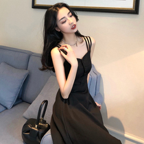 Large size womens vintage waist thin Hepburn small black dress micro fat mm belly cover meat age age reduction sling dress summer