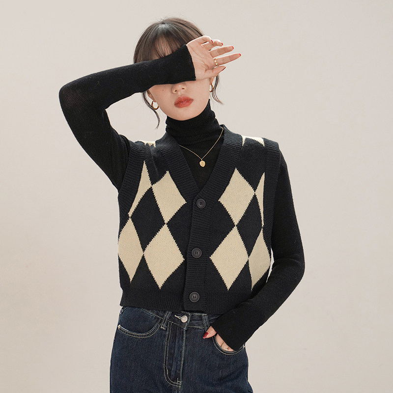 Black and white magnitwear waistcoat waistcoat Female spring Outer lap laminated wearing sweater open shirt shorts sleeveless waistcoat two-piece sleeve-Taobao