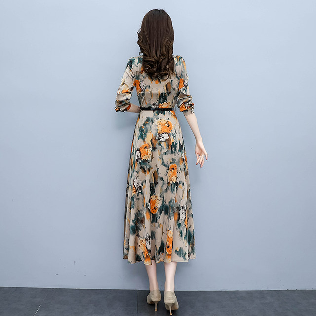 Western temperament acetate dress autumn 2022 new women's summer high-end luxury big-name middle-aged mother noble skirt