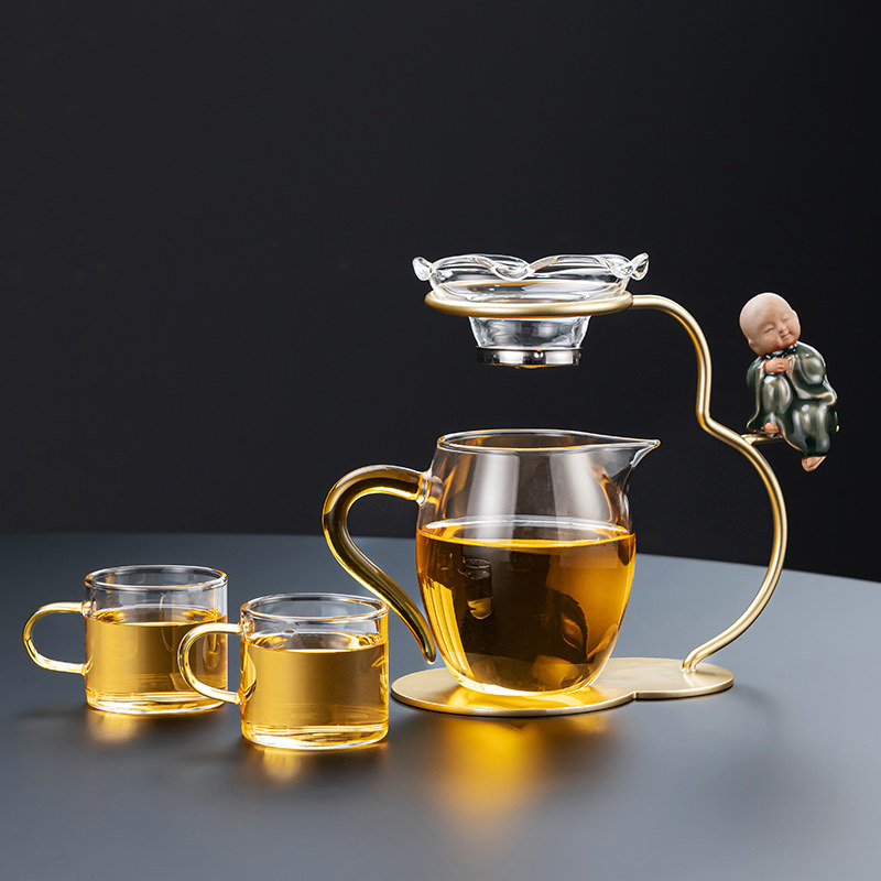 Heat-Resistant High Borosilicate Glass Fair Cup with Integrated Tea Strainer for Home Use, Tea Brewing and Tea Sharing Device, Kung Fu Tea Set Accessory with Filter