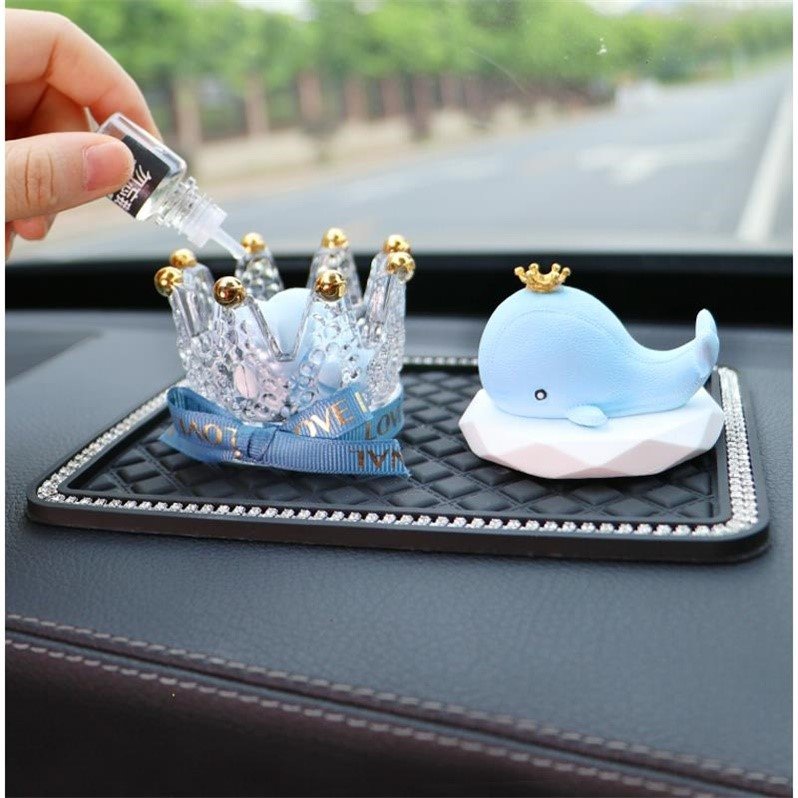 Car Pendulum car Fragrance creative dolphin lovers In the car Aroma Lavender Personality Middle Control Desk Decoration Goddess Deposit
