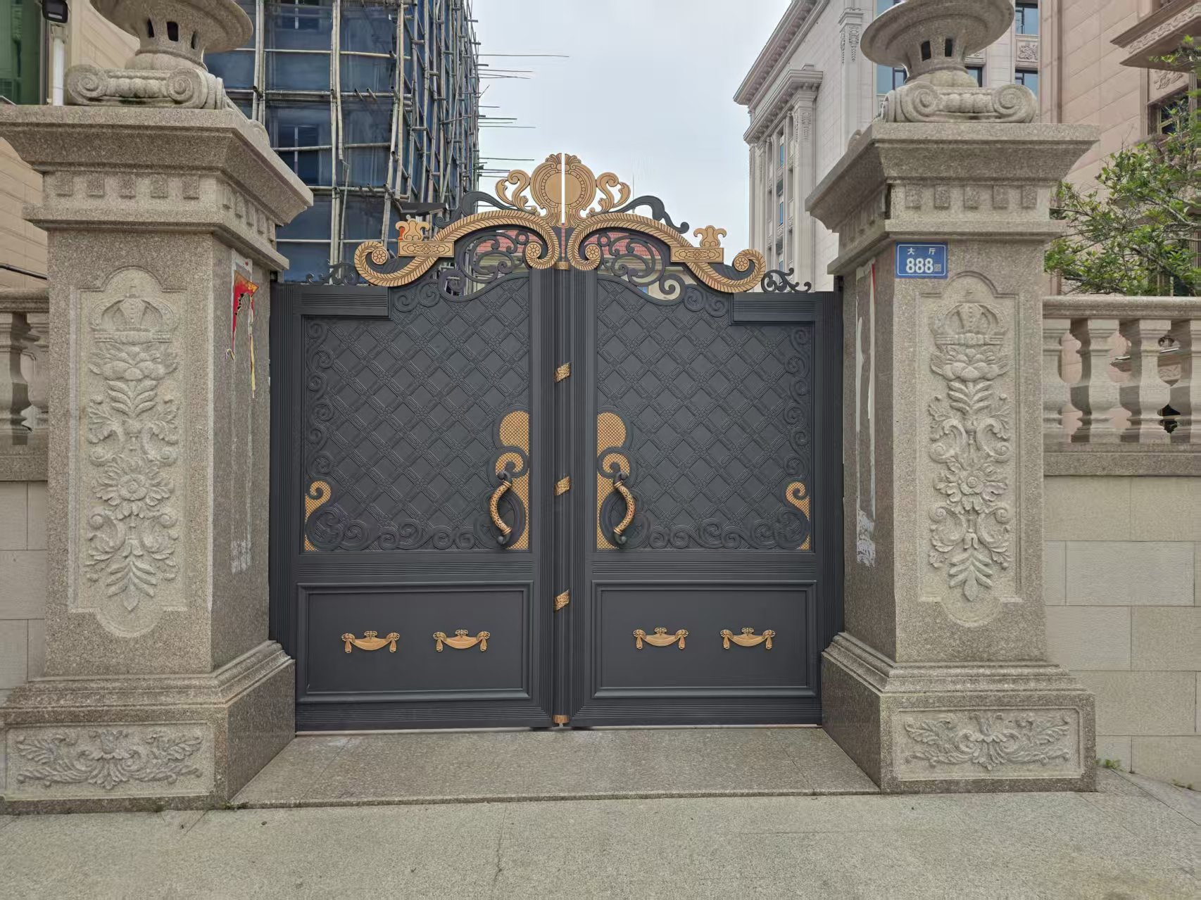 福建铝艺庭院门实测体验:工艺与适配性深度复盘