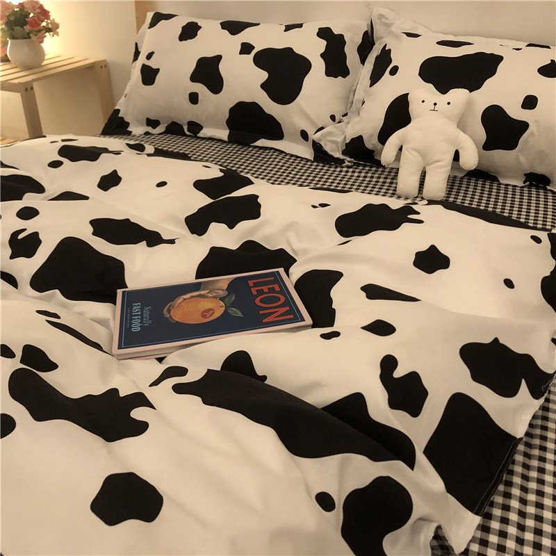 Dairy cows Black and white spots Four sets of beds Upper Supplies Inwind minimalist Nordics 1 5m1 8 m quilt cover Bedsheets personality