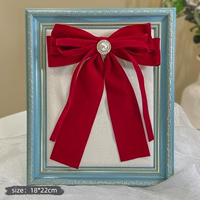 Из жемчуга, с бантиком