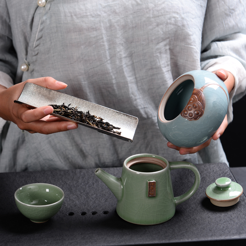 Elder brother up with ceramic POTS large black tea, green tea pu 'er tea caddy fixings box POTS sealed as cans of household