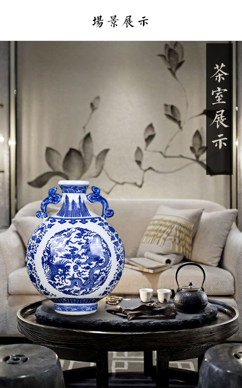 Jingdezhen ceramic antique ears blue and white porcelain vases, modern flower arrangement sitting room adornment of Chinese style household furnishing articles