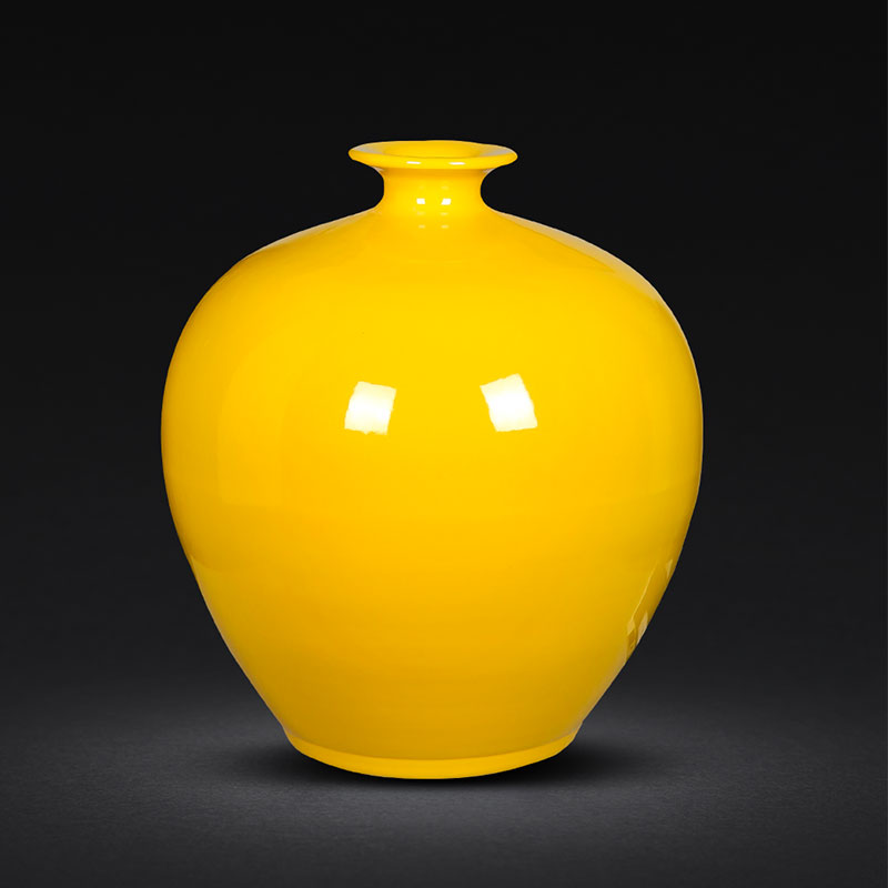 Jingdezhen ceramics monochromatic China red and yellow ball bottle of Chinese contracted sitting room home furnishing articles feng shui adornment