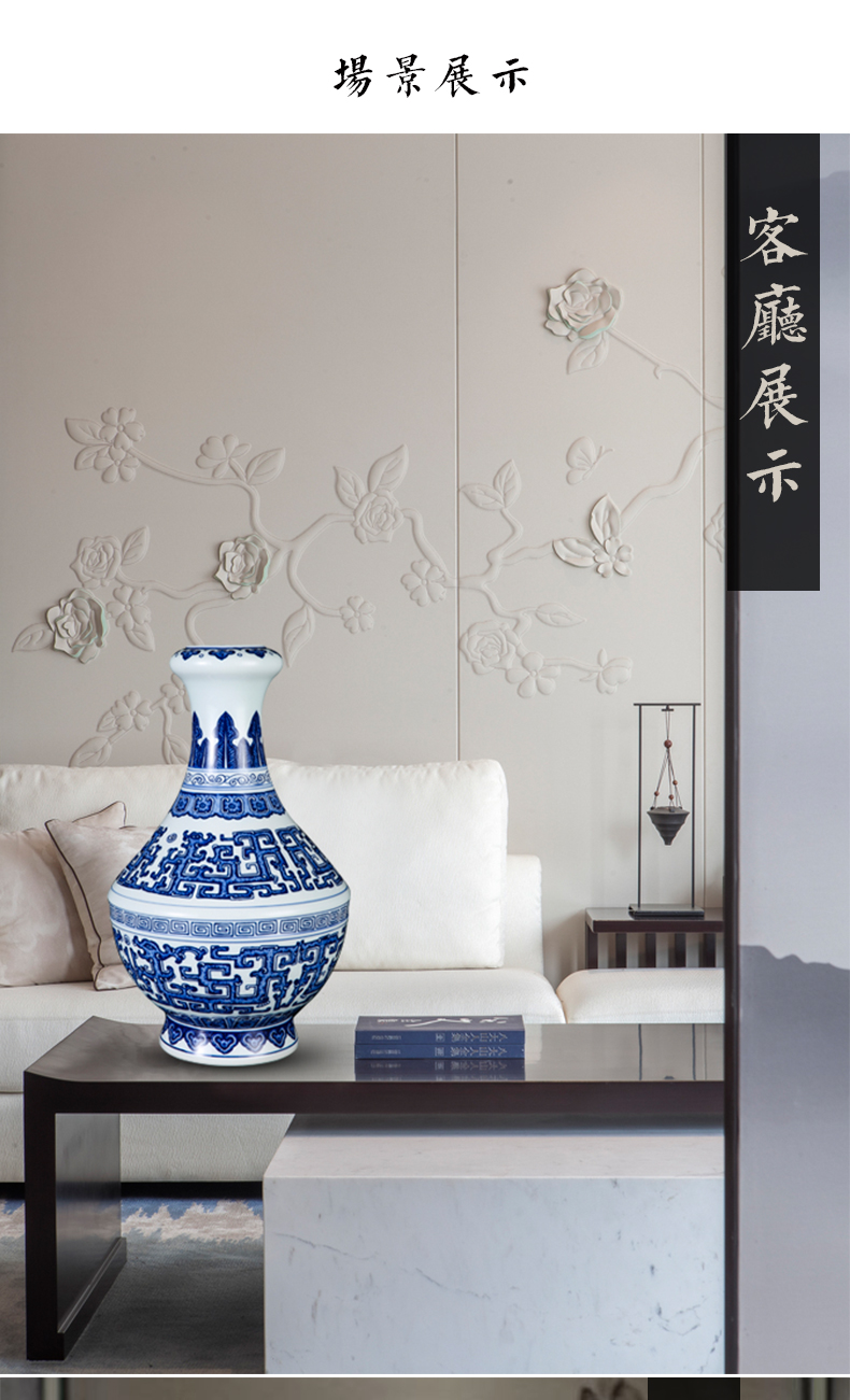 Jingdezhen ceramics hand antique decoration of Chinese style of blue and white porcelain vase is a sitting room place the general pot of lotus flower