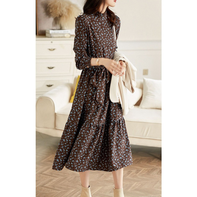 High-End Brand from a Major Department Store, Women's Half-High Collar, Long Skirt with a Large Hem, Age-Reducing, Elegant Floral Long-Sleeve Dress