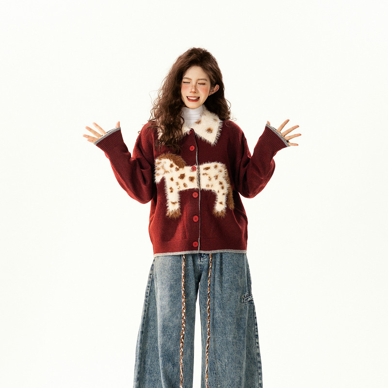Repeatedly Asked about the New Year's Atmosphere, the Red Jacquard Sweater Cardigan for Women Is Loose, Casual, Versatile, and Knitted