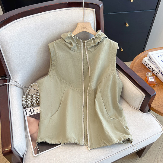 2025夏季新款休闲连帽防晒马甲女时髦洋气无袖坎肩运动马夹薄外套