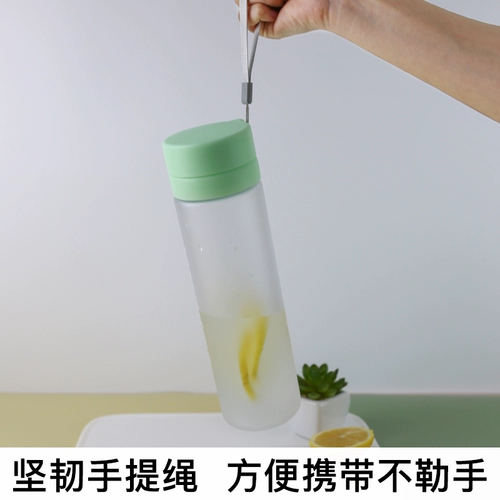 Портативный вместительный и большой чайник для спортзала для воды подходит для мужчин и женщин, простой и элегантный дизайн, защита при падении