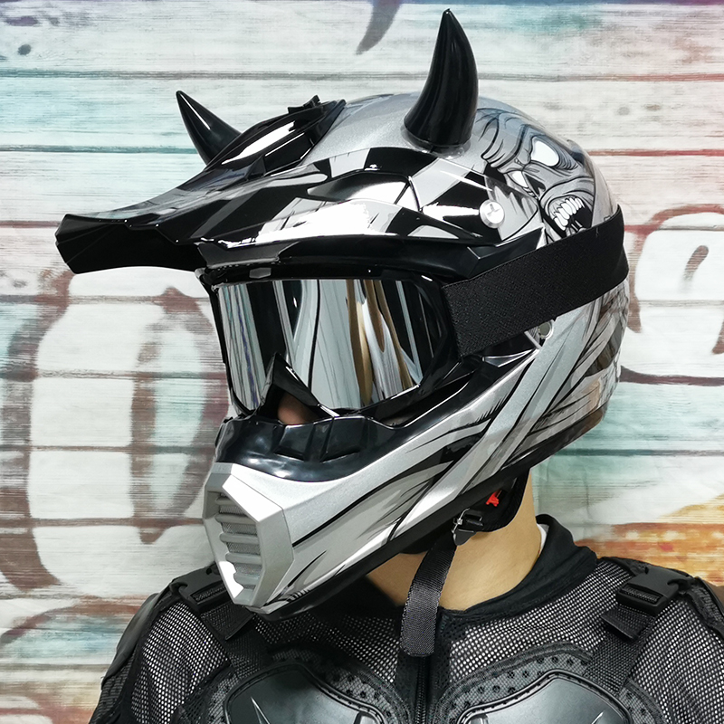 Off-road helmet electric car helmet men's four seasons universal mountain bike forest road venue DH downhill off-road helmet
