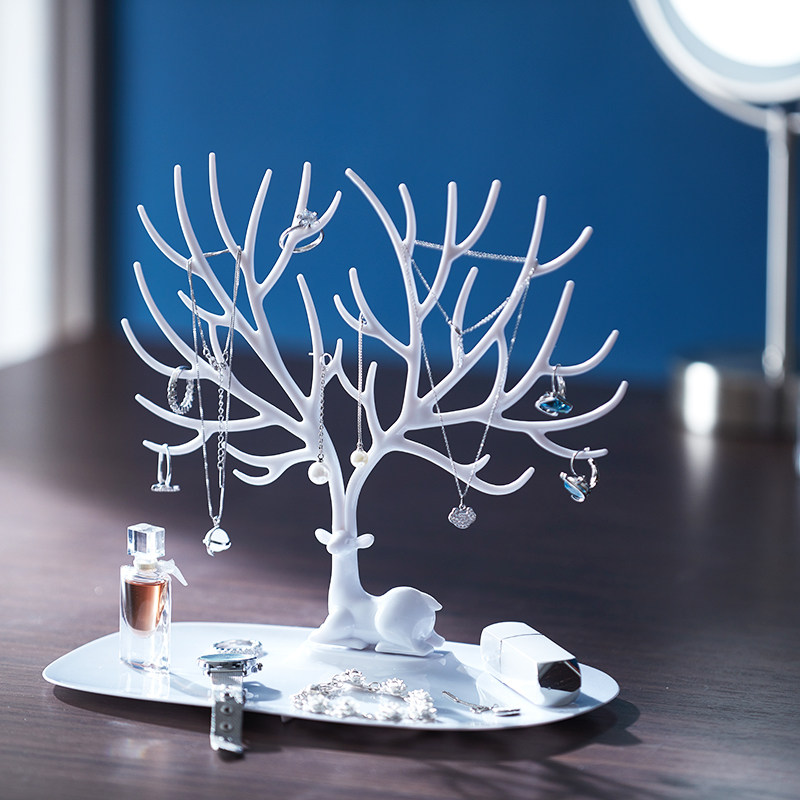 The personality of the key is fresh and the key is placed in the pendant rack, the earring rack, the ring hanging things, and the branches can be displayed