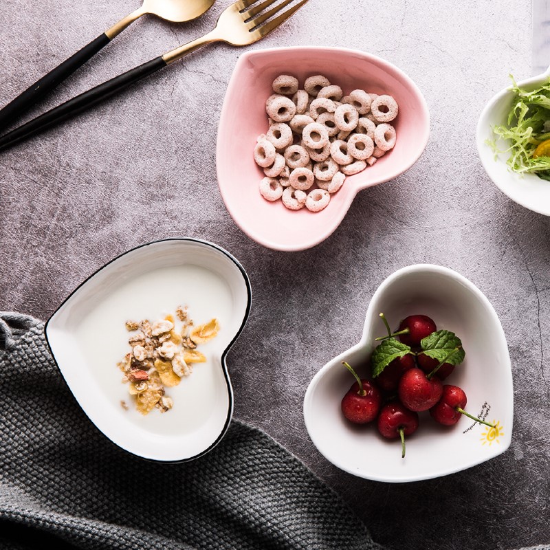 Baked Baked shape bowl bowl of candy color ceramic love snacks dessert pudding bowl bowl bowl of fruit salad bowl