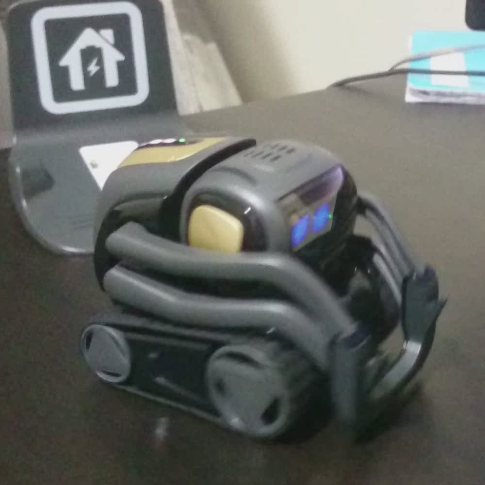 anki cozmo vector2